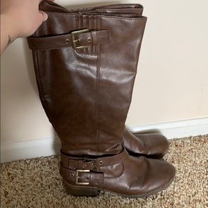 brown boots